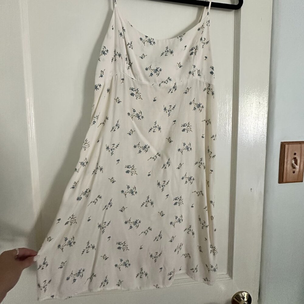 Brandy Melville Tie Back Floral Dress